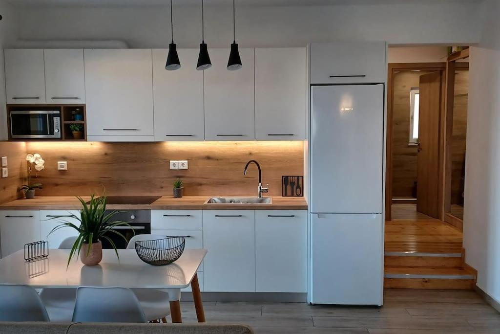 Seaview Luxury Apartment Mytilíni Eksteriør bilde