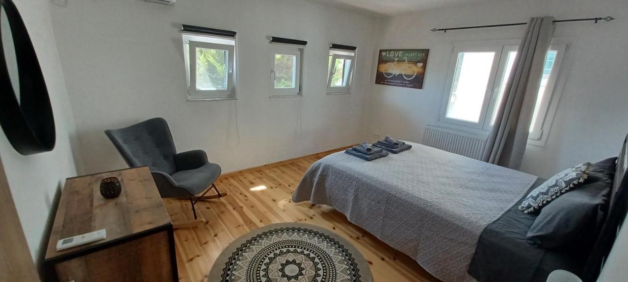 Seaview Luxury Apartment Mytilíni Eksteriør bilde